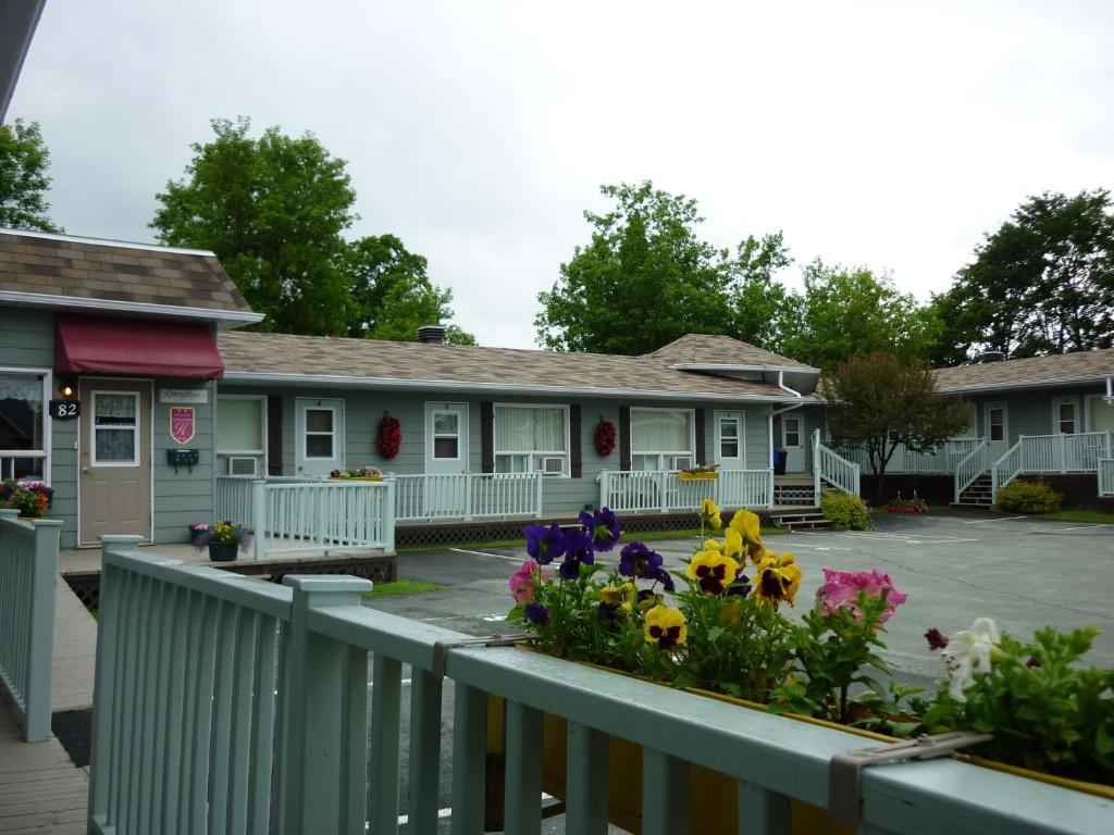 Motel De L'Outlet Magog Exterior photo