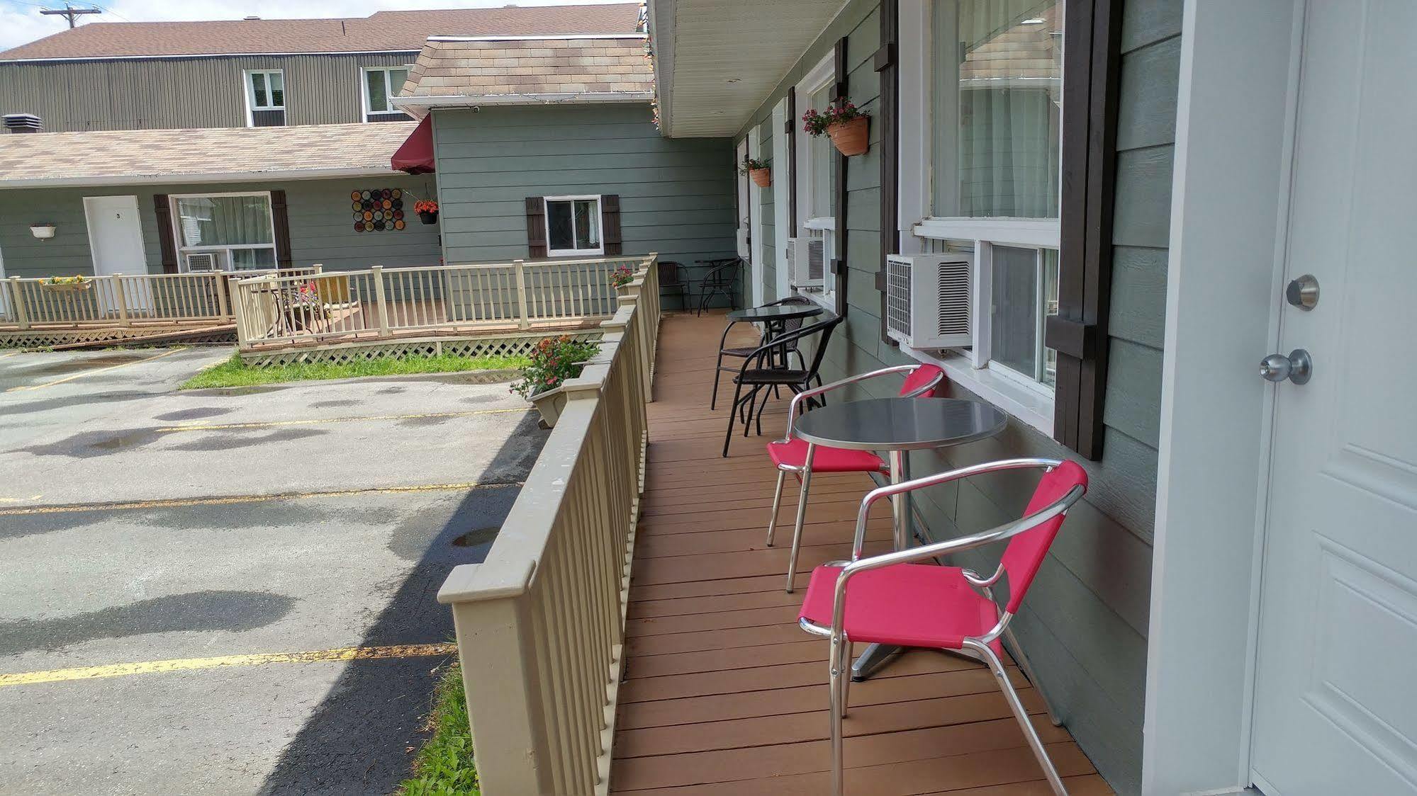 Motel De L'Outlet Magog Exterior photo