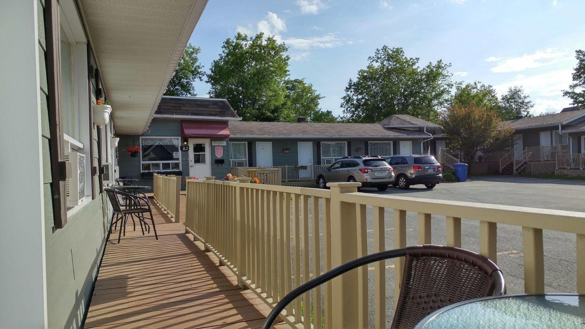 Motel De L'Outlet Magog Exterior photo